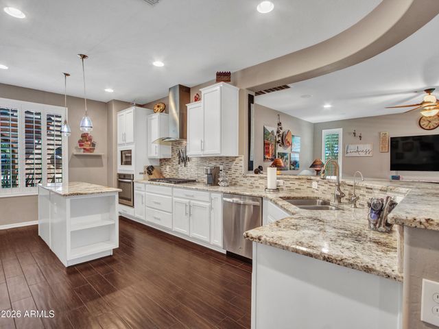 2539 W RABJOHN Road, Phoenix, AZ 85085
