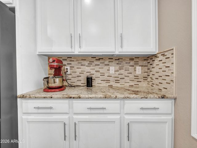 2539 W RABJOHN Road, Phoenix, AZ 85085