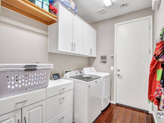 2539 W RABJOHN Road, Phoenix, AZ 85085