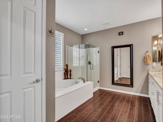 2539 W RABJOHN Road, Phoenix, AZ 85085