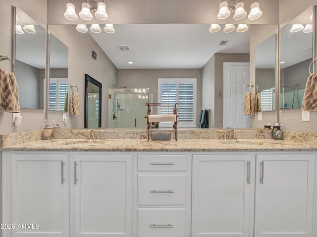 2539 W RABJOHN Road, Phoenix, AZ 85085