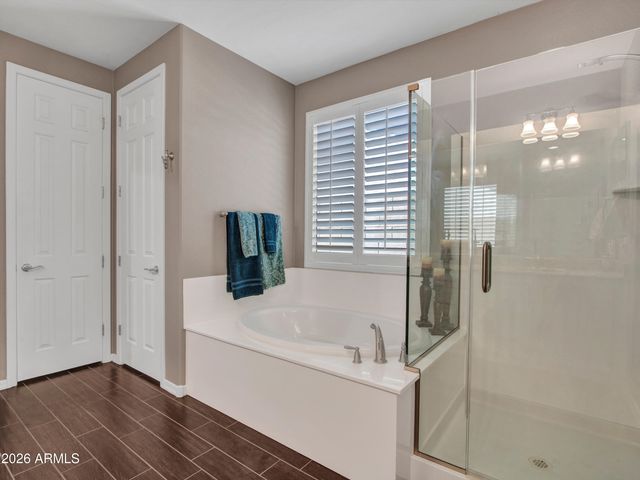 2539 W RABJOHN Road, Phoenix, AZ 85085