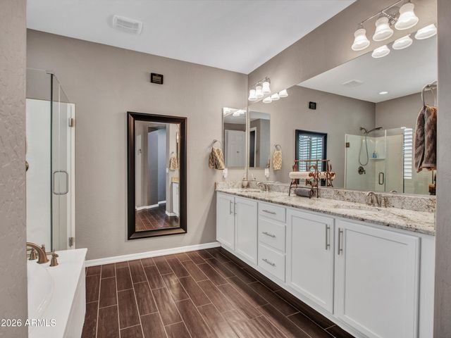 2539 W RABJOHN Road, Phoenix, AZ 85085