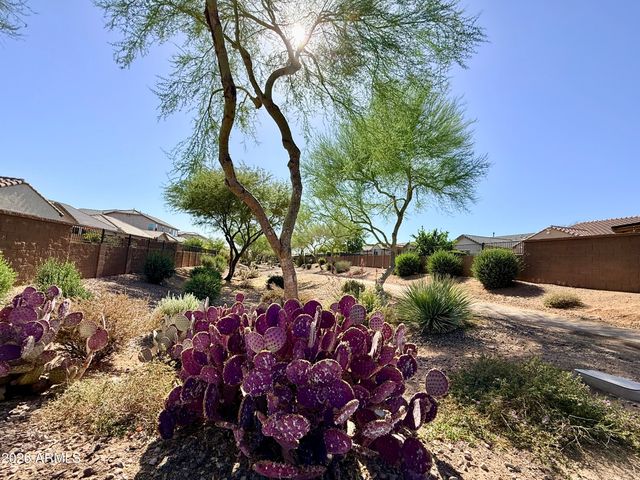 2539 W RABJOHN Road, Phoenix, AZ 85085