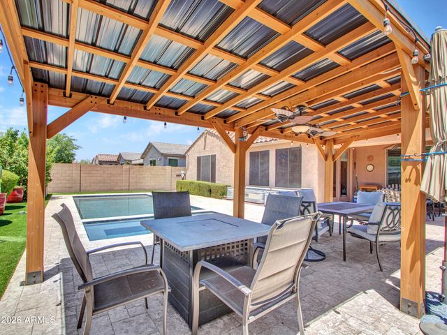 2539 W RABJOHN Road, Phoenix, AZ 85085