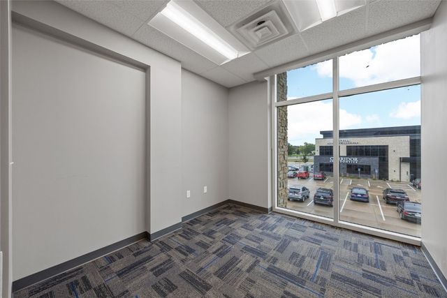 4201 42nd Street NE 220, Cedar Rapids, IA 52402