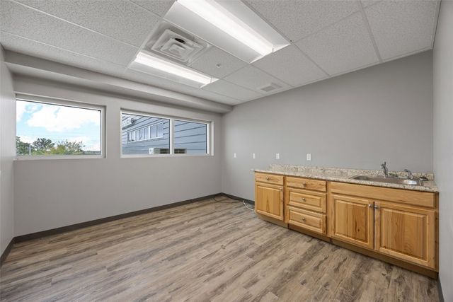 4201 42nd Street NE 220, Cedar Rapids, IA 52402