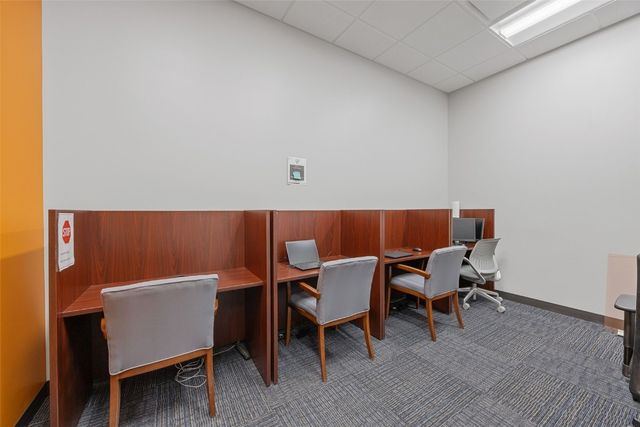 4201 42nd Street NE 220, Cedar Rapids, IA 52402