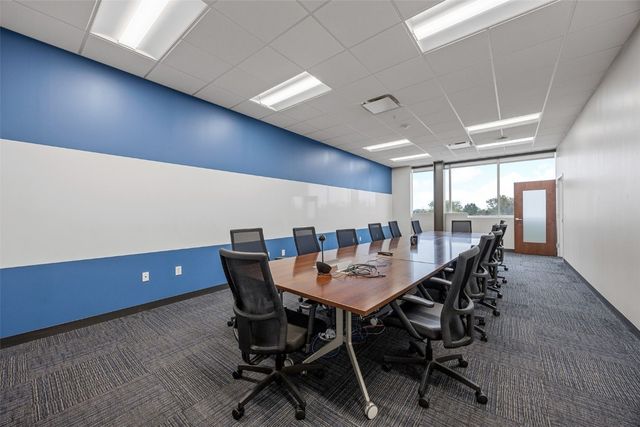 4201 42nd Street NE 220, Cedar Rapids, IA 52402