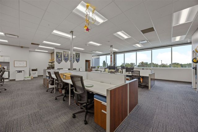 4201 42nd Street NE 220, Cedar Rapids, IA 52402