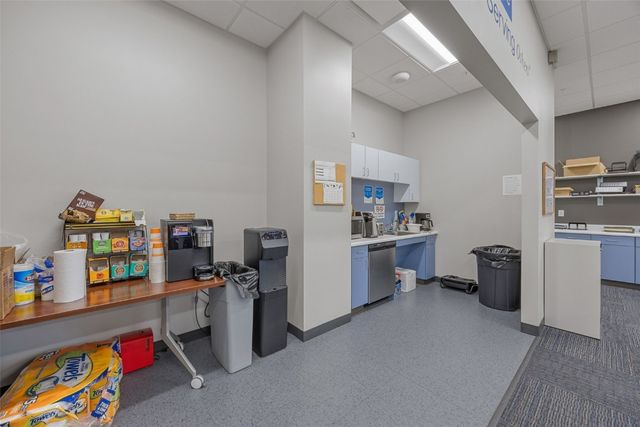 4201 42nd Street NE 220, Cedar Rapids, IA 52402