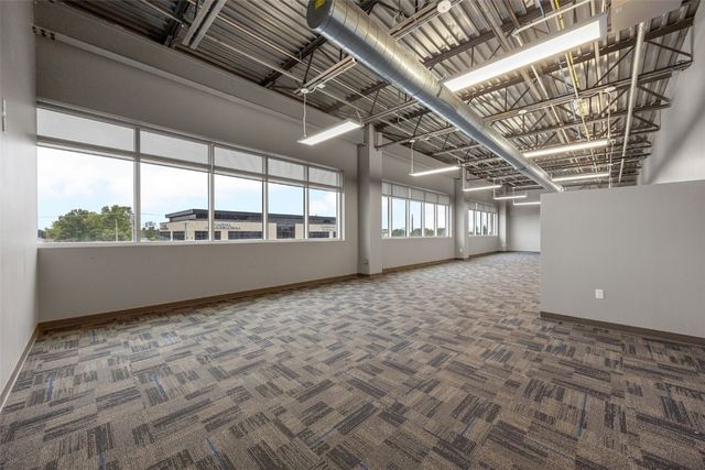 4201 42nd Street NE 220, Cedar Rapids, IA 52402