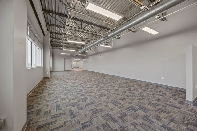 4201 42nd Street NE 220, Cedar Rapids, IA 52402