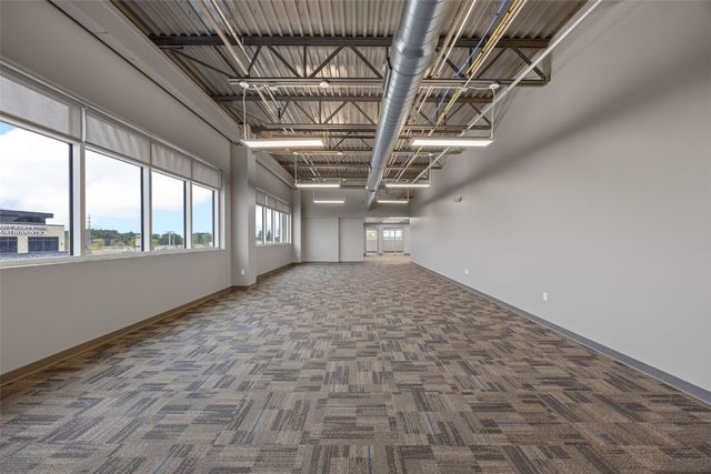 4201 42nd Street NE 220, Cedar Rapids, IA 52402