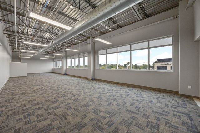 4201 42nd Street NE 220, Cedar Rapids, IA 52402