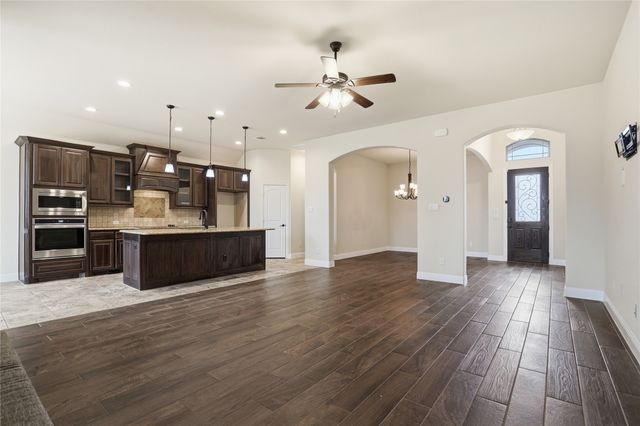 1624 Barrel Oak Drive, Fort Worth, TX 76028