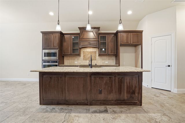 1624 Barrel Oak Drive, Fort Worth, TX 76028