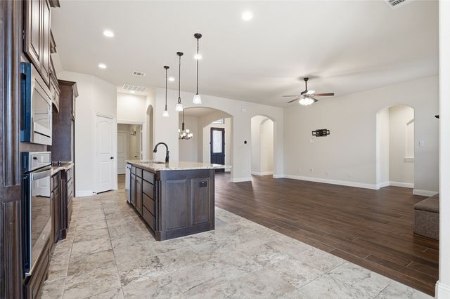 1624 Barrel Oak Drive, Fort Worth, TX 76028