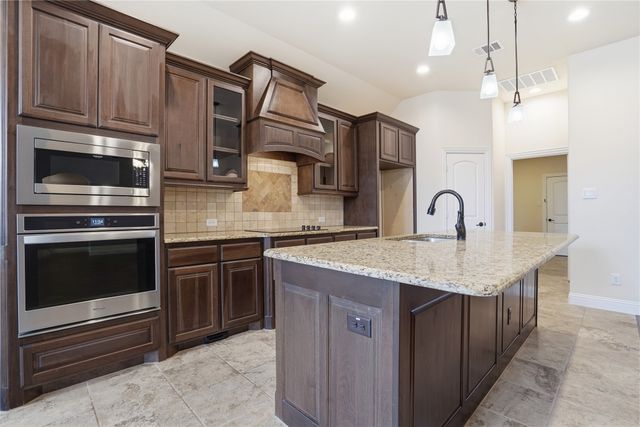 1624 Barrel Oak Drive, Fort Worth, TX 76028