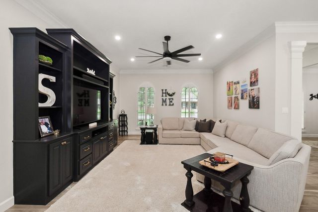 51 Dewberry Court, Lake Jackson, TX 77566