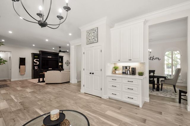 51 Dewberry Court, Lake Jackson, TX 77566