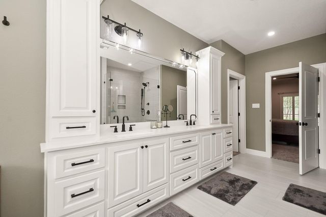 51 Dewberry Court, Lake Jackson, TX 77566