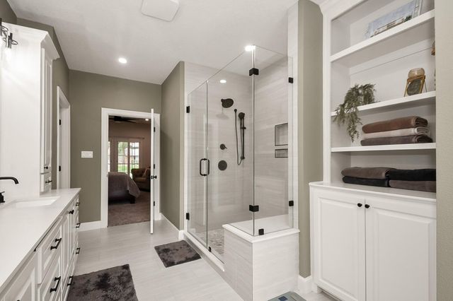 51 Dewberry Court, Lake Jackson, TX 77566