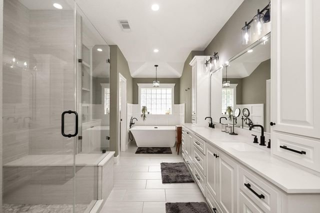 51 Dewberry Court, Lake Jackson, TX 77566