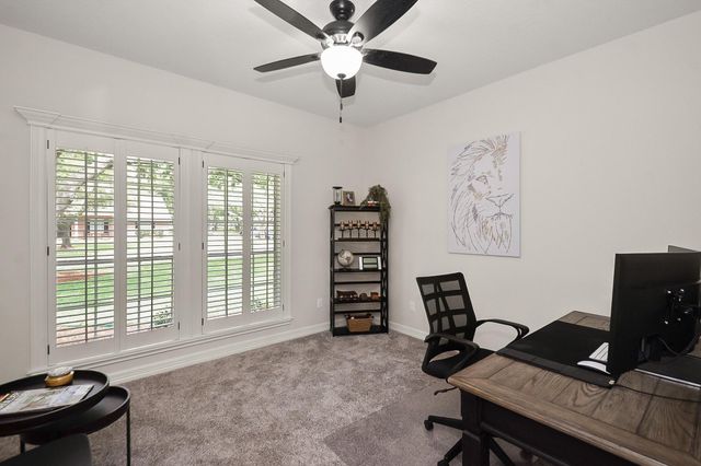 51 Dewberry Court, Lake Jackson, TX 77566