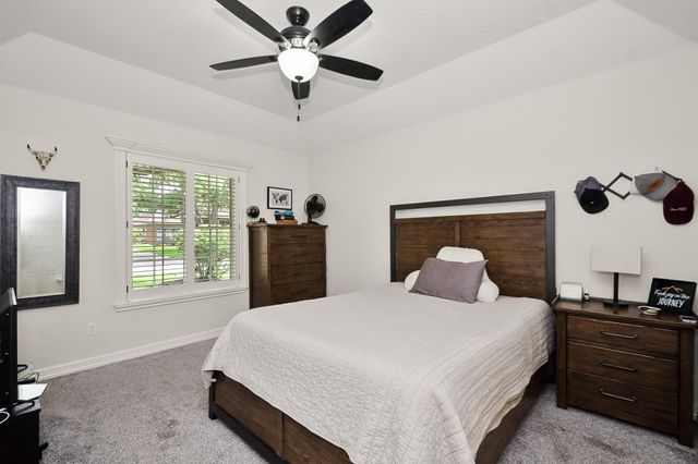 51 Dewberry Court, Lake Jackson, TX 77566