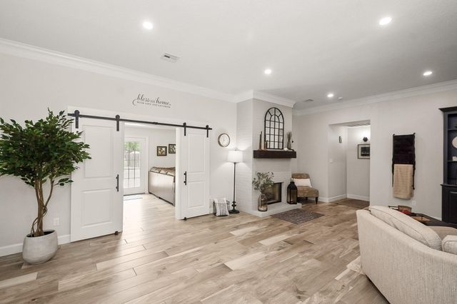 51 Dewberry Court, Lake Jackson, TX 77566