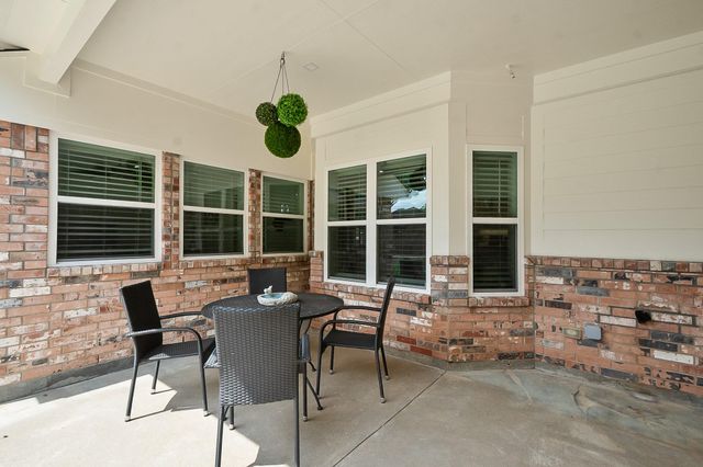 51 Dewberry Court, Lake Jackson, TX 77566