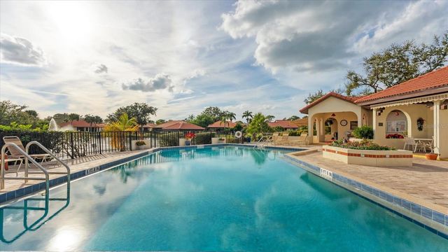 270 LAUREL HOLLOW DRIVE 34, Nokomis, FL 34275