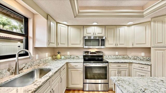 270 LAUREL HOLLOW DRIVE 34, Nokomis, FL 34275