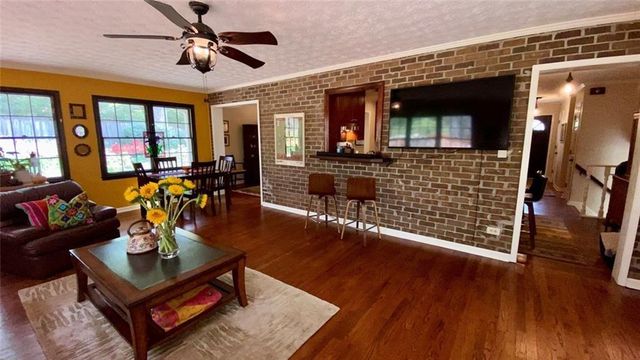 2901 Victoria Drive, Marietta, GA 30068