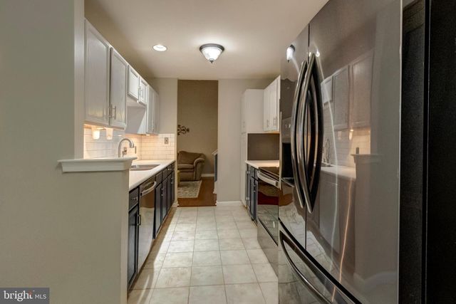 80 COURTYARD DR, Carlisle, PA 17013