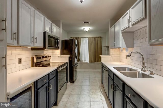 80 COURTYARD DR, Carlisle, PA 17013