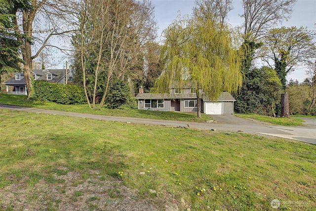 1251 S 230th Street, Des Moines, WA 98198