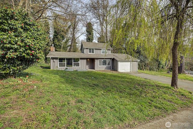 1251 S 230th Street, Des Moines, WA 98198