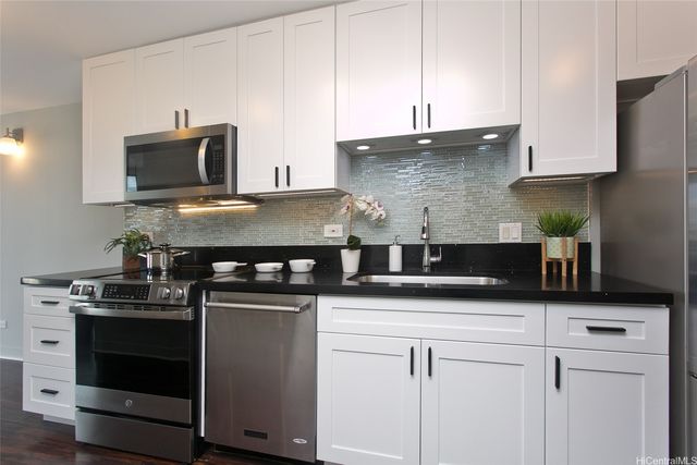 1031 Maunaihi Place 401, Honolulu, HI 96822