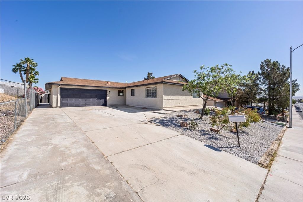 4268 East Harmon Avenue, Las Vegas, NV 89121