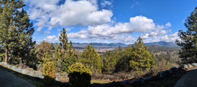 3601 Campus View Drive, Grants Pass, OR 97527