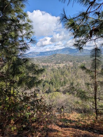 3601 Campus View Drive, Grants Pass, OR 97527