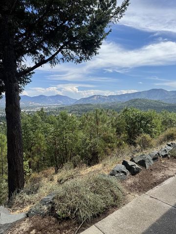 3601 Campus View Drive, Grants Pass, OR 97527