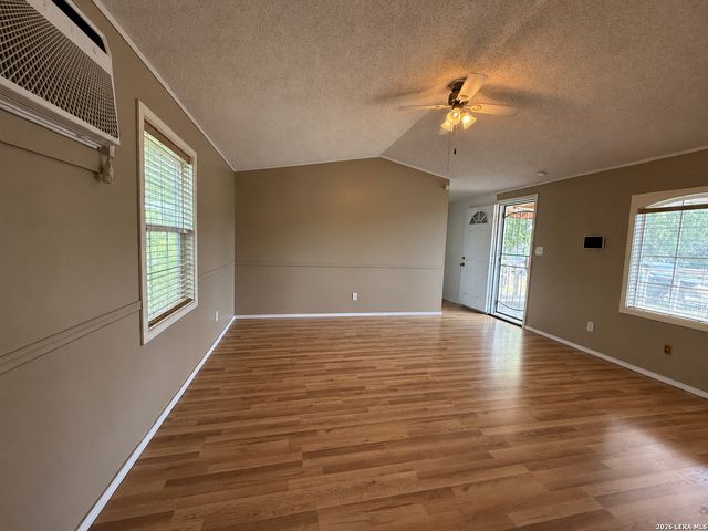 723 Kayroe Rd, Adkins, TX 78101