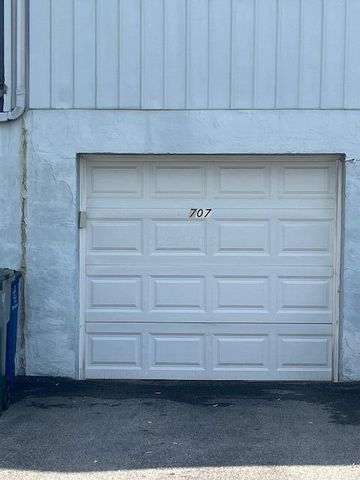 707 Cherry Hollow Road, C, Columbus, OH 43228
