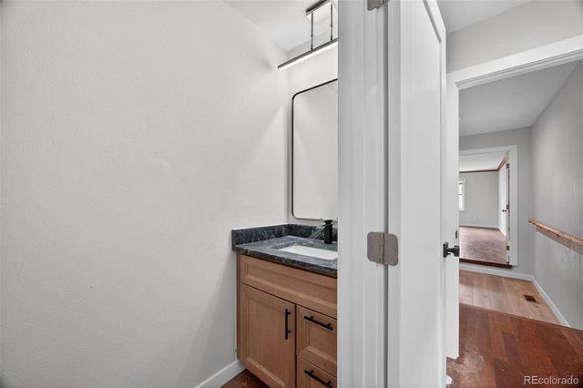4180 S Monaco Parkway, Denver, CO 80237