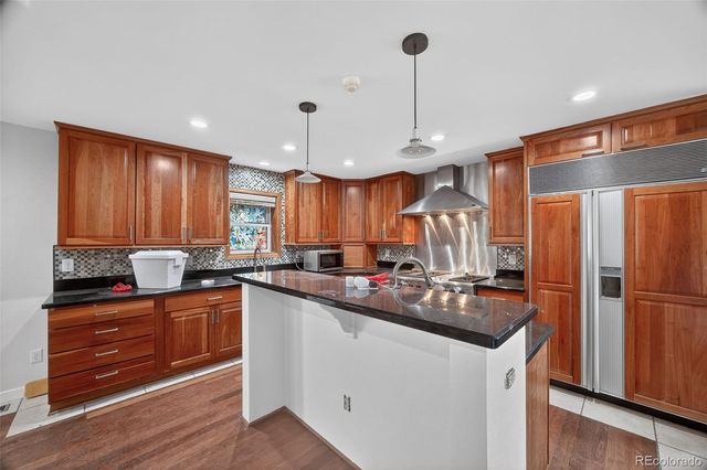 4180 S Monaco Parkway, Denver, CO 80237