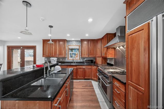 4180 S Monaco Parkway, Denver, CO 80237
