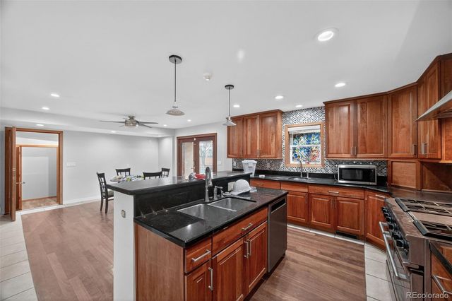 4180 S Monaco Parkway, Denver, CO 80237